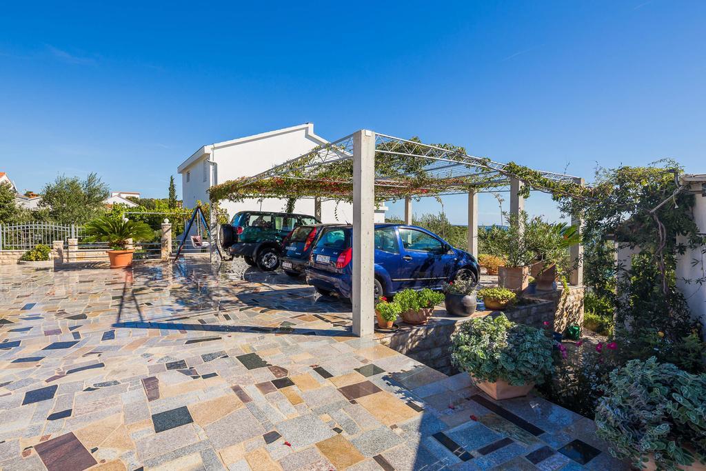 Apartments Jasmina Винишче Экстерьер фото